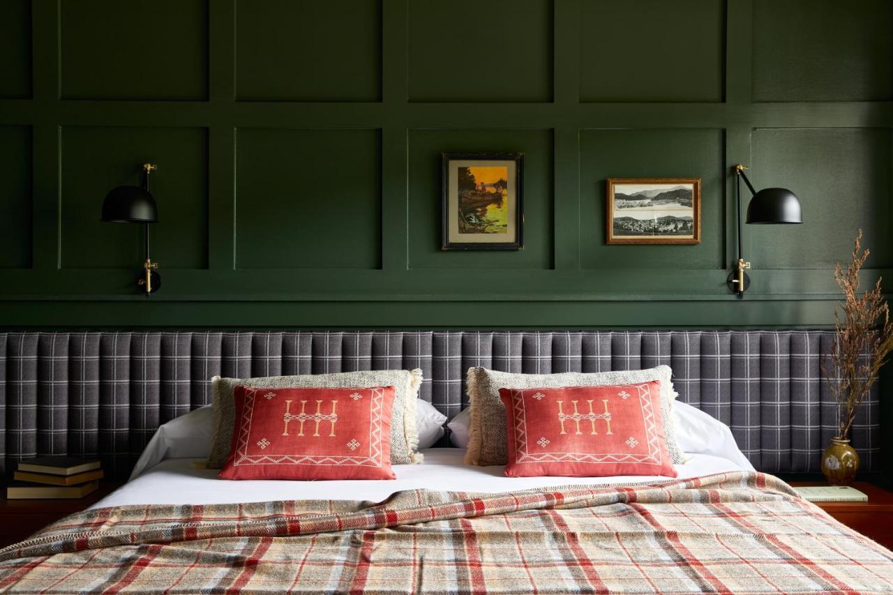Hunter Lodge, A Bluebird By Lark Exterior foto