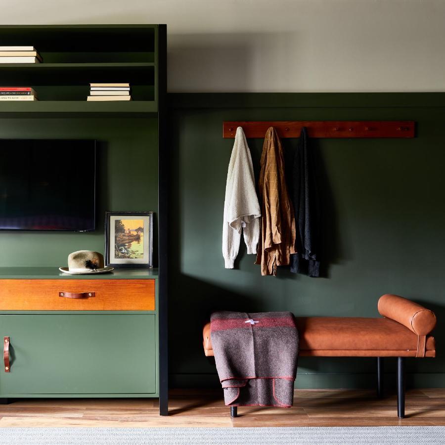 Hunter Lodge, A Bluebird By Lark Exterior foto