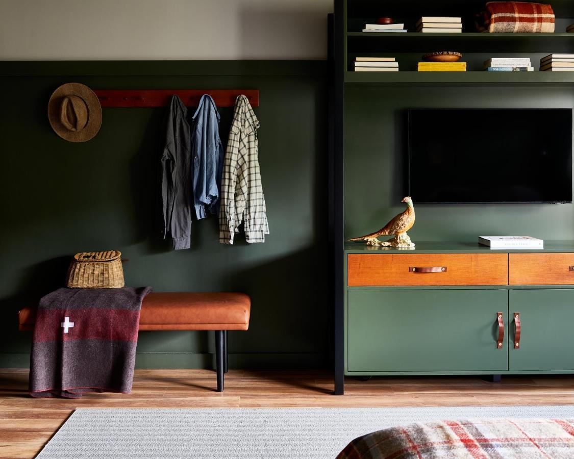 Hunter Lodge, A Bluebird By Lark Exterior foto